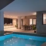Vila Seaside Luxury With A Swimming Pool - 24341 Trogir