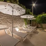Vila Seaside Luxury With A Swimming Pool - 24341