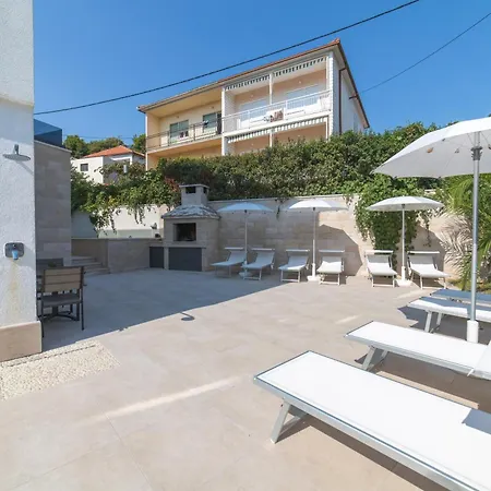 Seaside Luxury With A Swimming Pool - 24341 Trogir