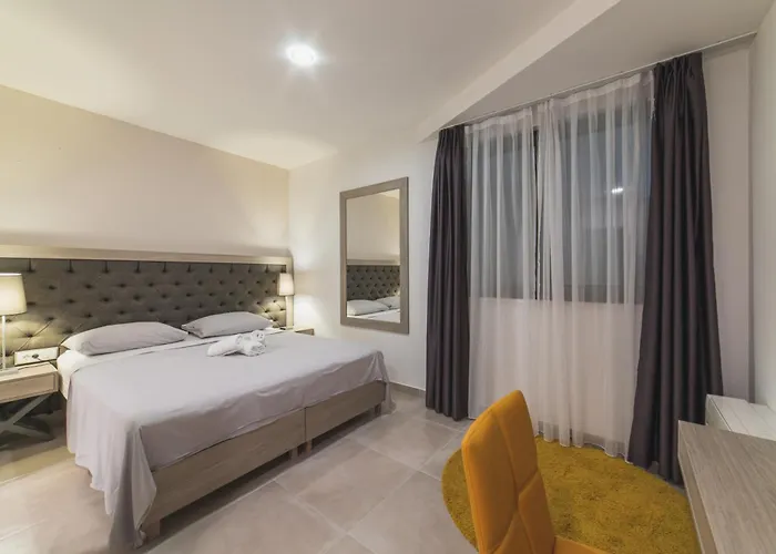 Seaside Luxury With A Swimming Pool - 24341 Trogir