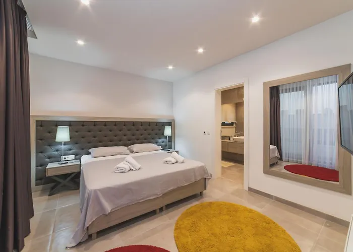 Villa Seaside Luxury With A Swimming Pool - 24341 Trogir