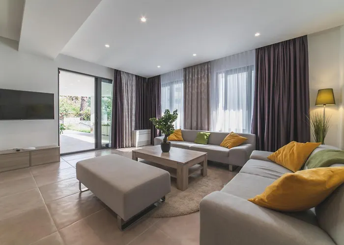 Seaside Luxury With A Swimming Pool - 24341 Trogir