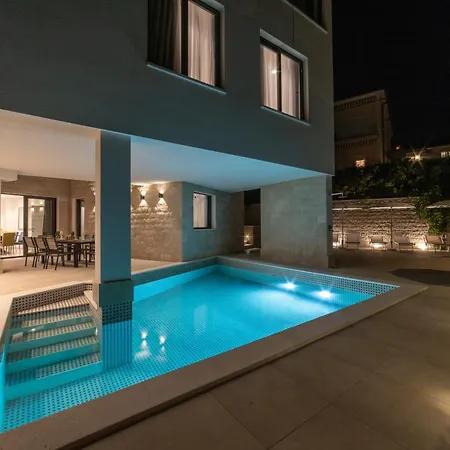 Seaside Luxury With A Swimming Pool - 24341 Villa Trogir