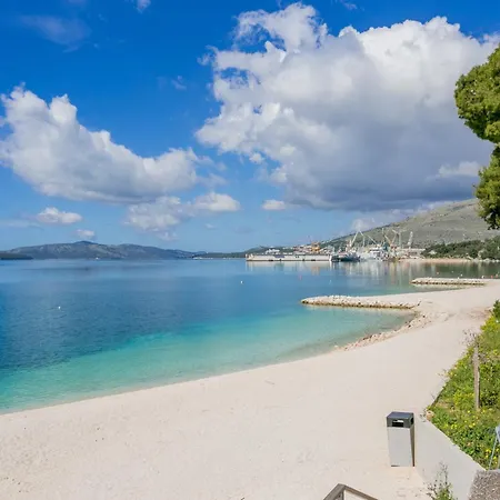 Villa Seaside Luxury With A Swimming Pool - 24341 *