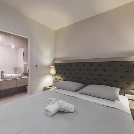 Villa Seaside Luxury With A Swimming Pool - 24341 Trogir