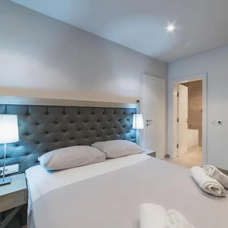 Seaside Luxury With A Swimming Pool - 24341 וילה *