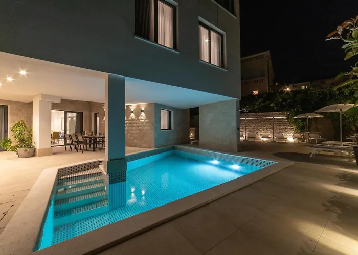 Seaside Luxury With A Swimming Pool - 24341 Вілла Трогір