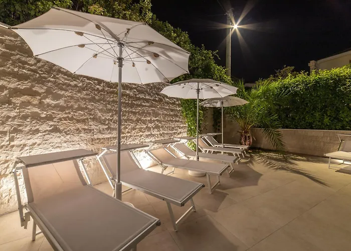 فيلة Seaside Luxury With A Swimming Pool - 24341